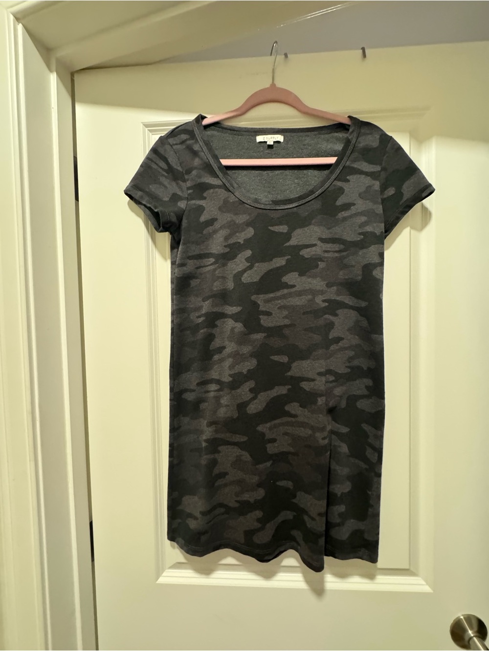 New Women’s Short Sleeve Camo T-Shirt Dress - Gray